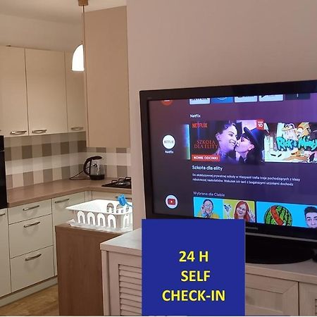 Appartement Self Check-In Targi Mtp Airport Szpital P à Poznań Extérieur photo